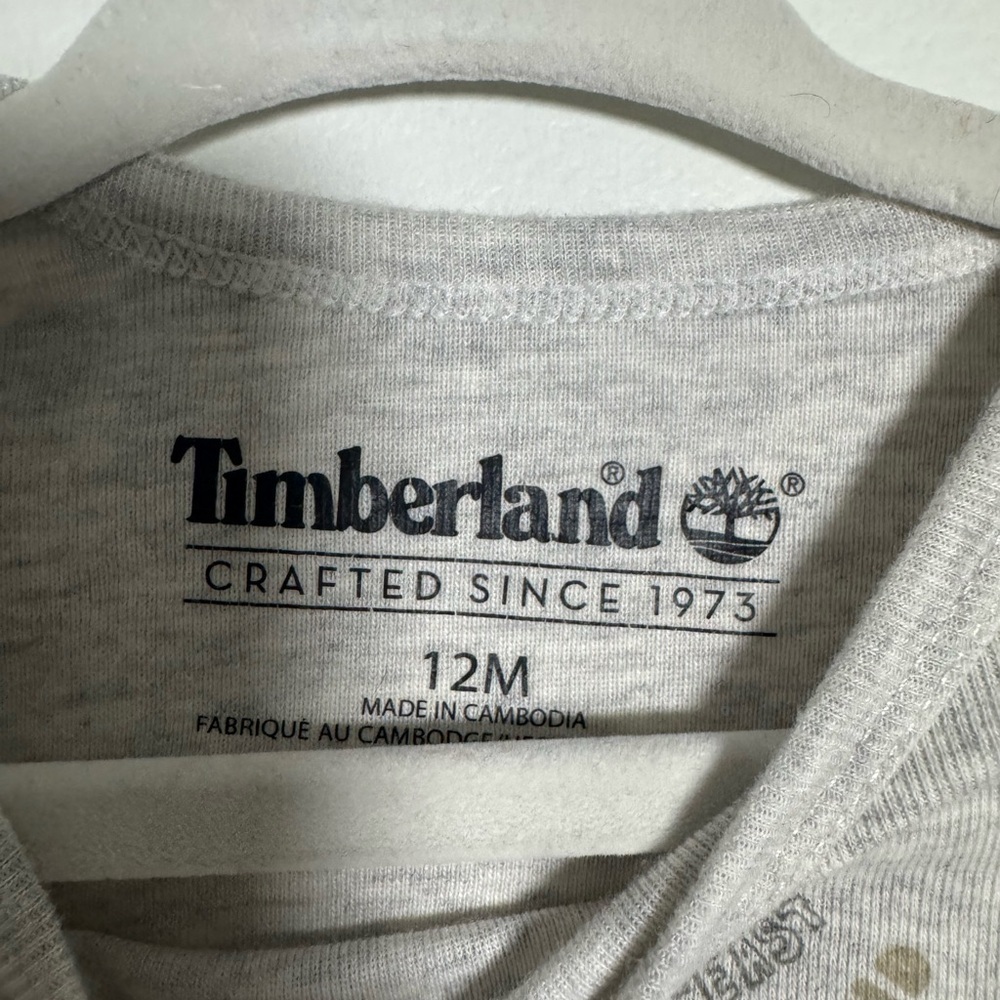 Timberland 12 Month Baby Onesie Gray Logo Graphic Short Sleeve Bodysuit - Picture 4 of 4